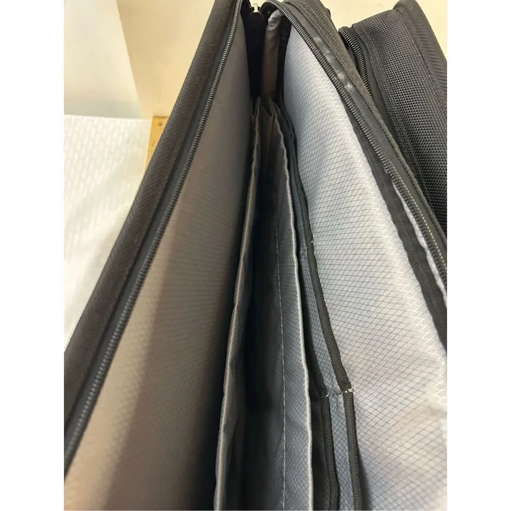 Samsonite laptop bag black padded divided‎ 17x14x5